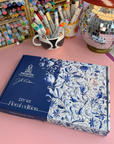 Dichte Do it yourself kit op een roze tafel