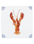 Carreau en céramique bleu de Delft avec un homard de Cornouailles, une touche moderne sur le carreau hollandais classique.