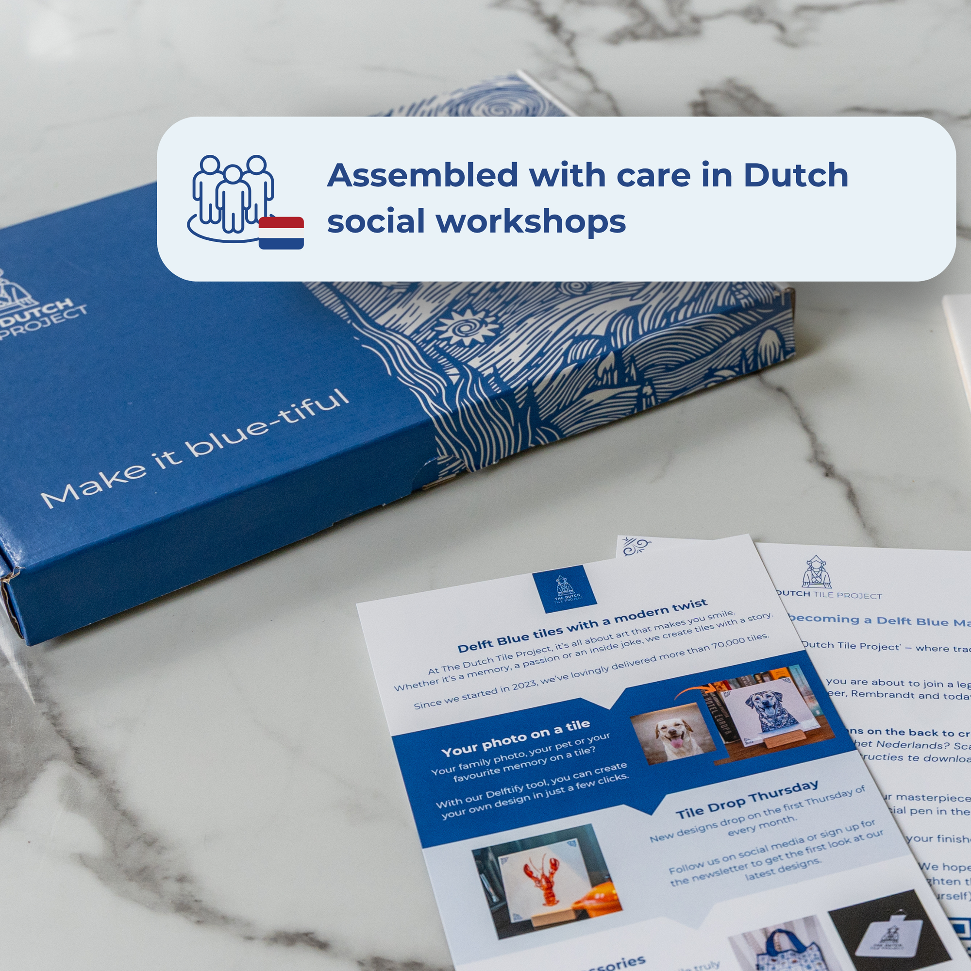 DIY kit product photo with text highlighting that it is assembled with care in a Dutch social workshop. [market!nl]